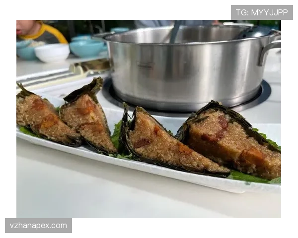 赵睿训练完直接打飞的去三亚吃椰子鸡,这谁顶得住啊 赵睿训练完直接打飞的去三亚吃椰子鸡,这谁顶得住啊